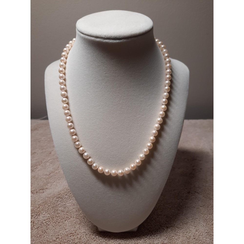 Akoya pearl necklace 6 mm 14k gold clasp 18 inches